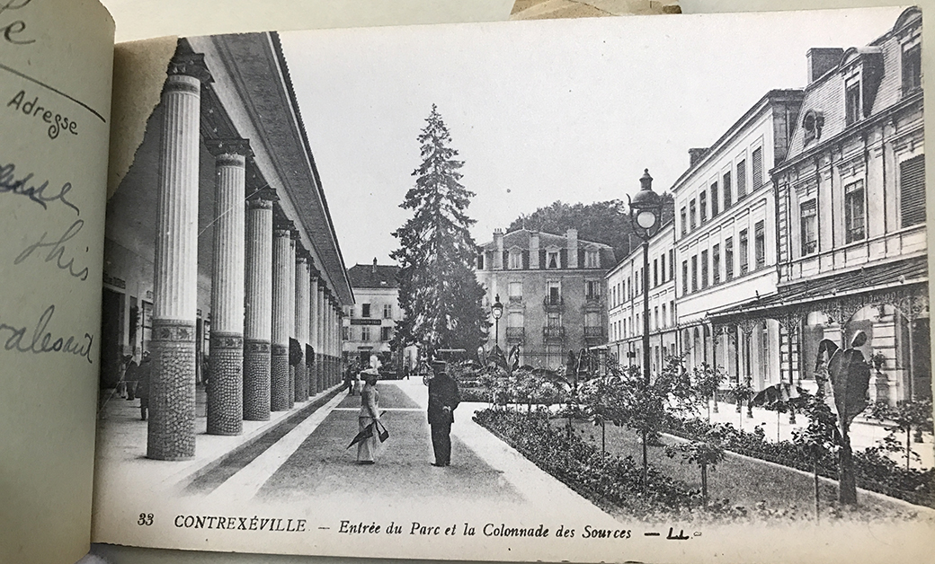 Postcard of Colonnage (left) and Hotel l'Etablissement (right), Contrexeville